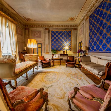Palazzo Rocchi - Residenza D'Epoca Bed & Breakfast Lucca Exterior photo