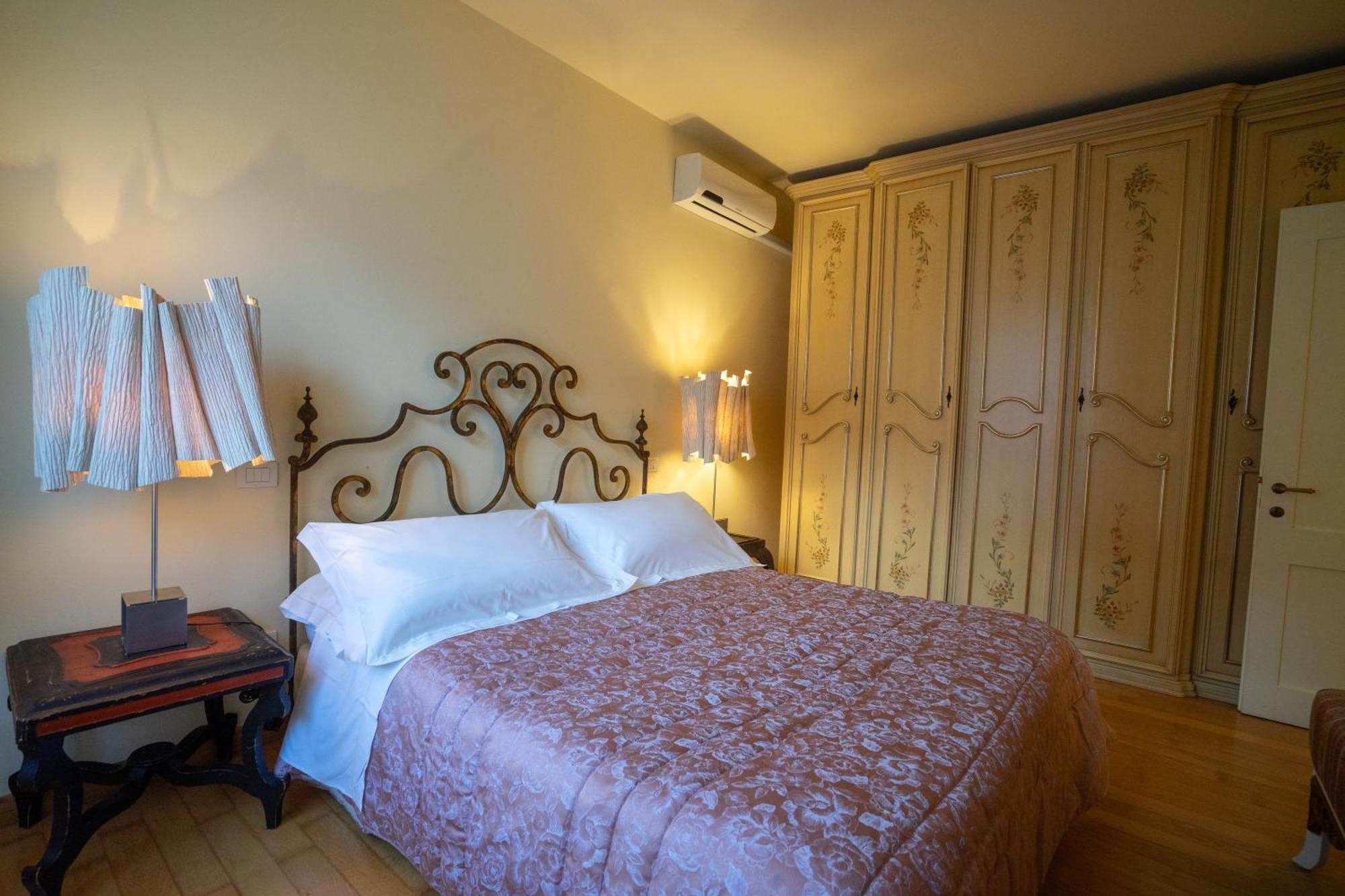 Palazzo Rocchi - Residenza D'Epoca Bed & Breakfast Lucca Exterior photo