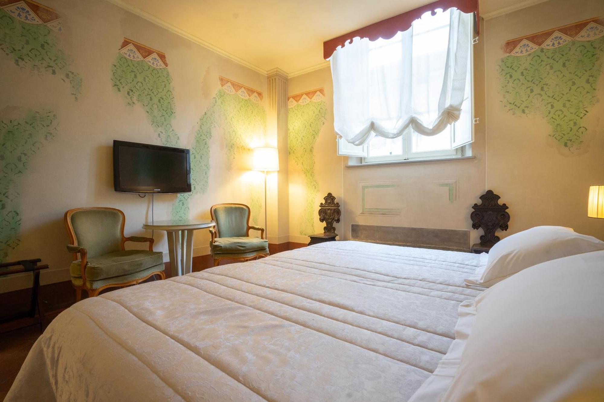 Palazzo Rocchi - Residenza D'Epoca Bed & Breakfast Lucca Exterior photo