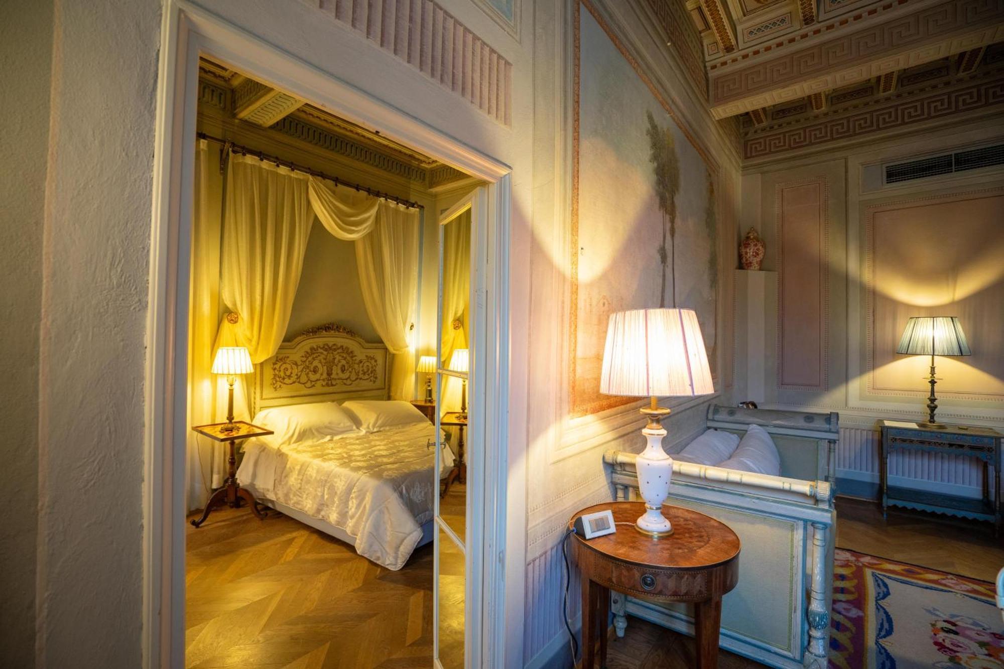 Palazzo Rocchi - Residenza D'Epoca Bed & Breakfast Lucca Exterior photo