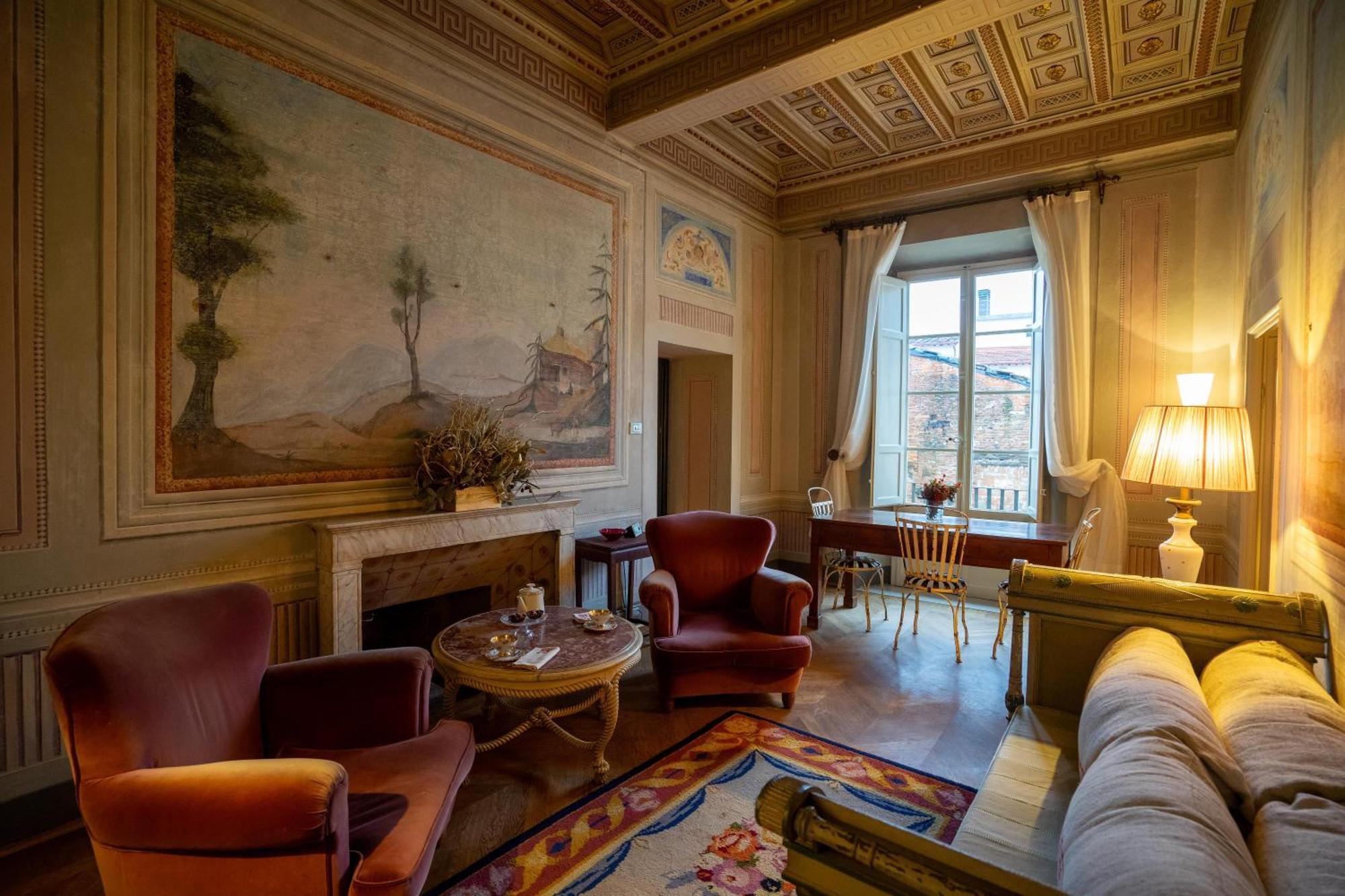 Palazzo Rocchi - Residenza D'Epoca Bed & Breakfast Lucca Exterior photo