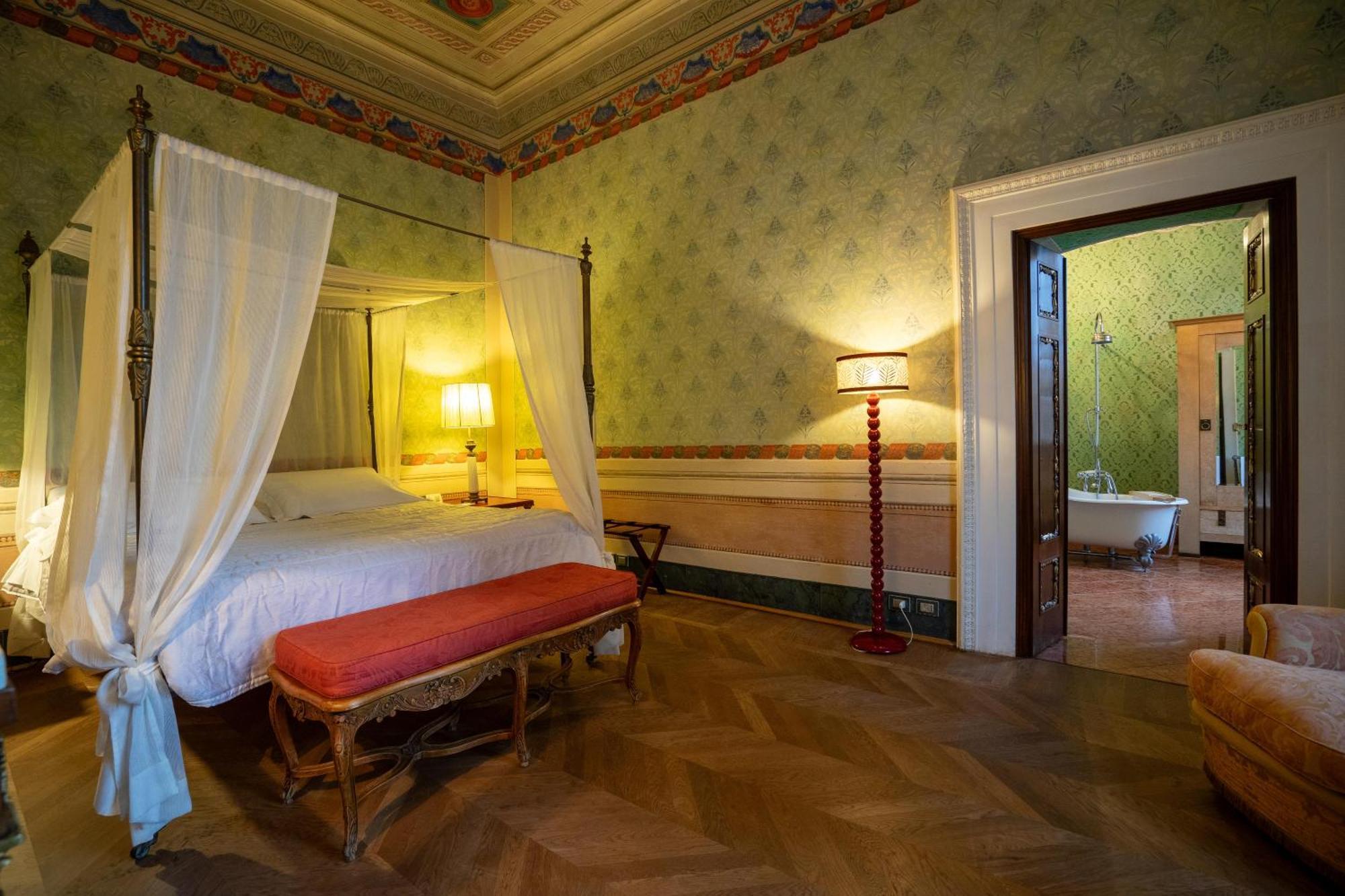 Palazzo Rocchi - Residenza D'Epoca Bed & Breakfast Lucca Exterior photo